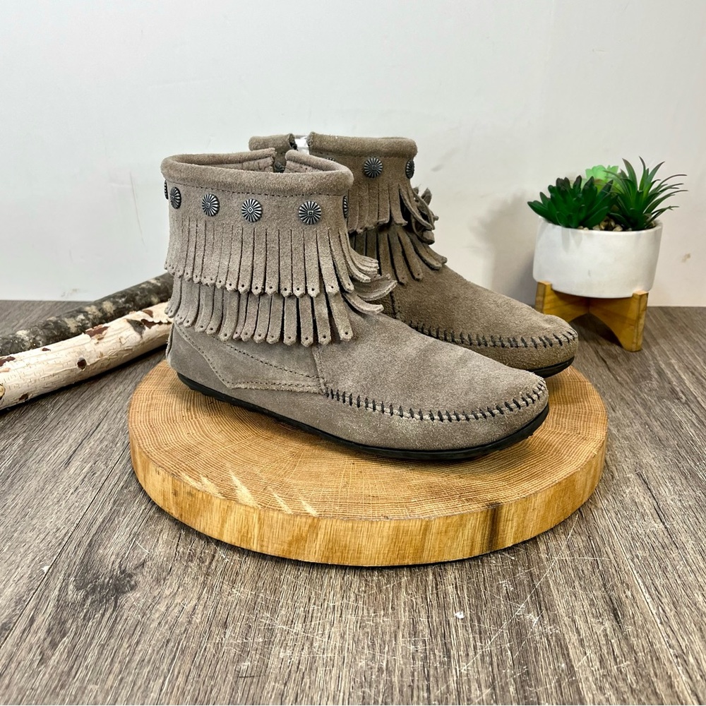 *Minnetonka | Taupe Suede Two Layer Fringe Side Zip booties Size 7